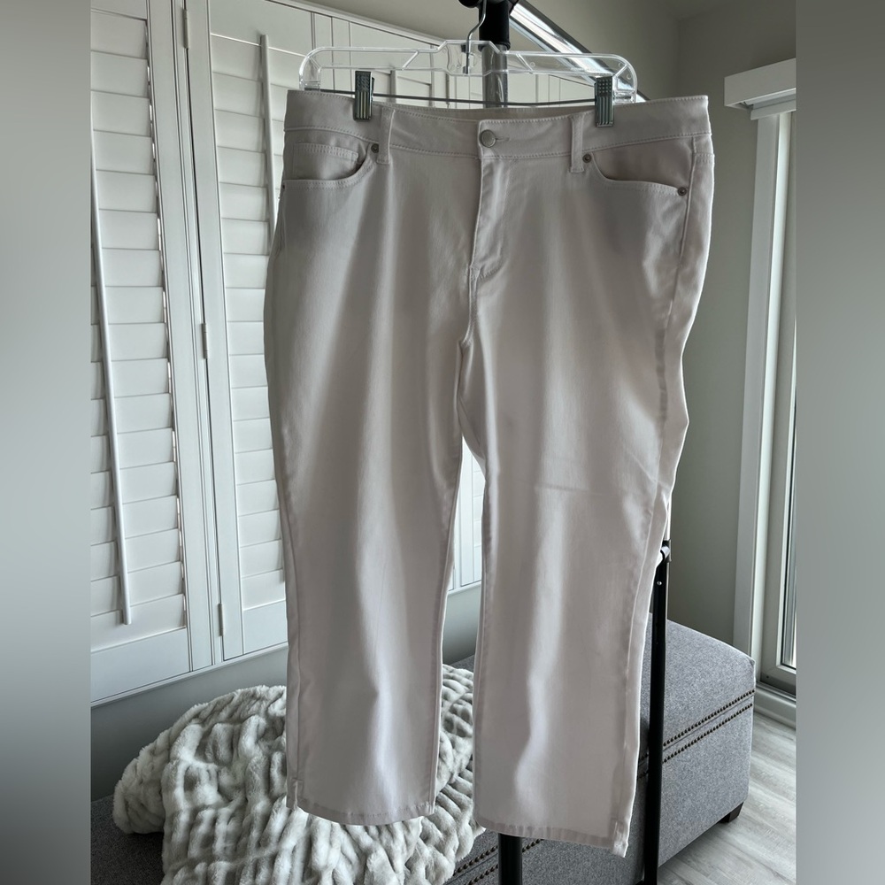 WESTPORT by DRESSBARN Classic Fit White Stretch Jean Capris Size 14 - Picture 11 of 11